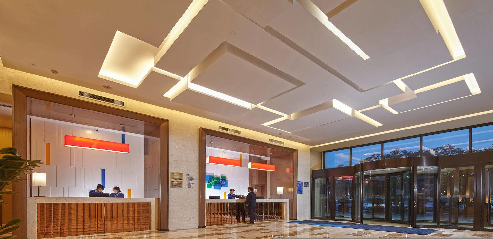 Holiday Inn Express Baoji City Centre By Ihg Exteriör bild