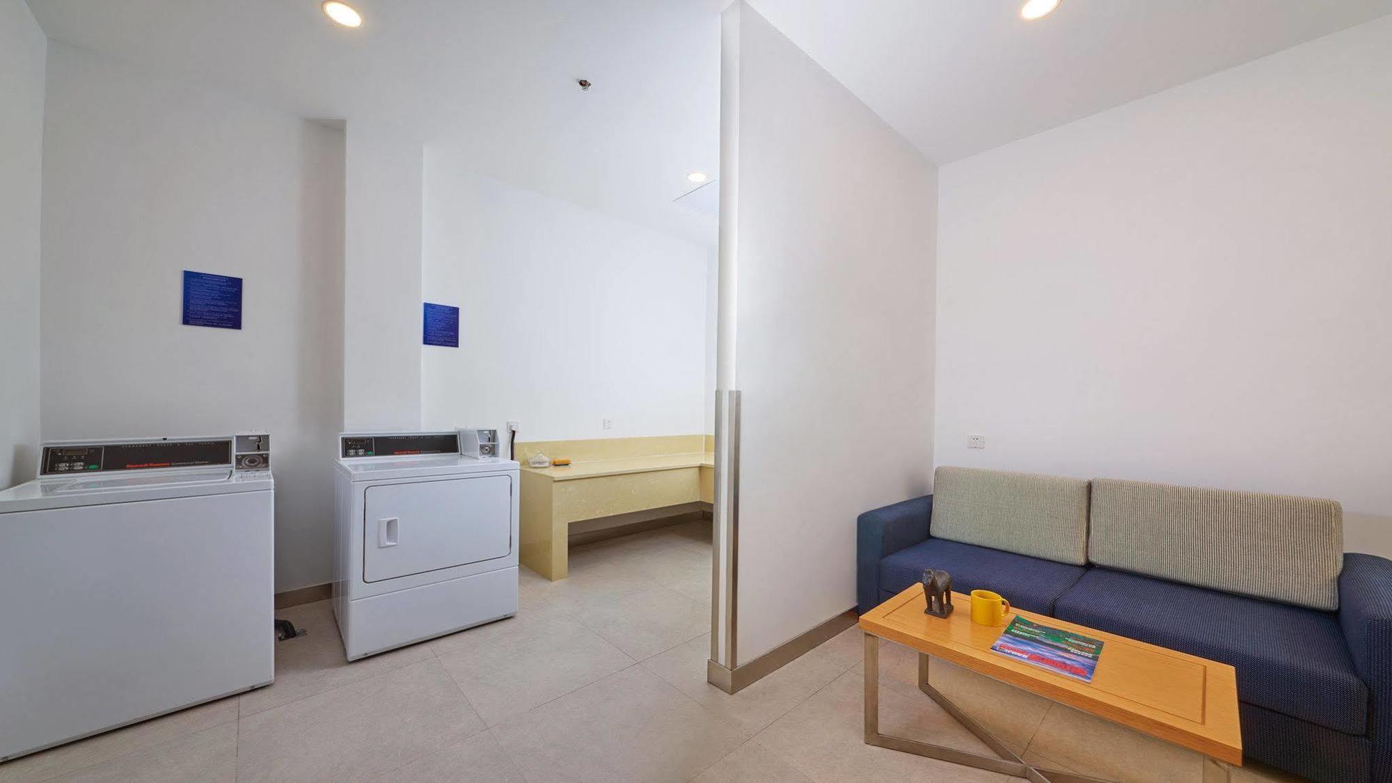 Holiday Inn Express Baoji City Centre By Ihg Exteriör bild